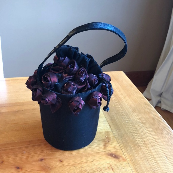 Vintage Drawstring Satin Roses purse - Picture 1 of 3